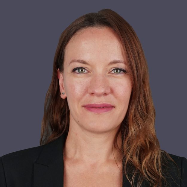 Yulia_dk grey_VW_FLAT_crop